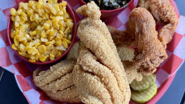 A magical Southern-style catfish and chicken stand near Fort Worth
