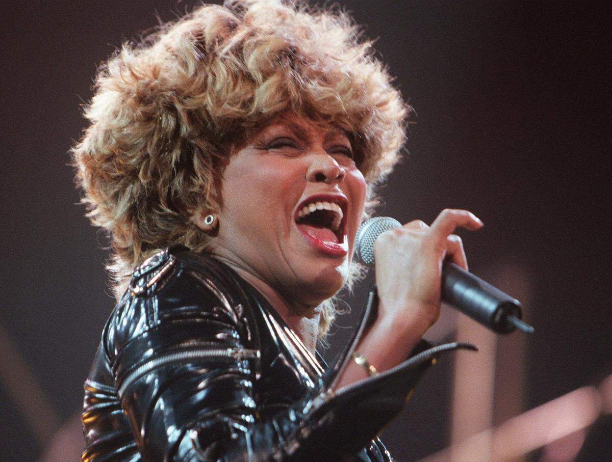 Tina Turner at Reunion Arena in Dallas on April 20, 2000