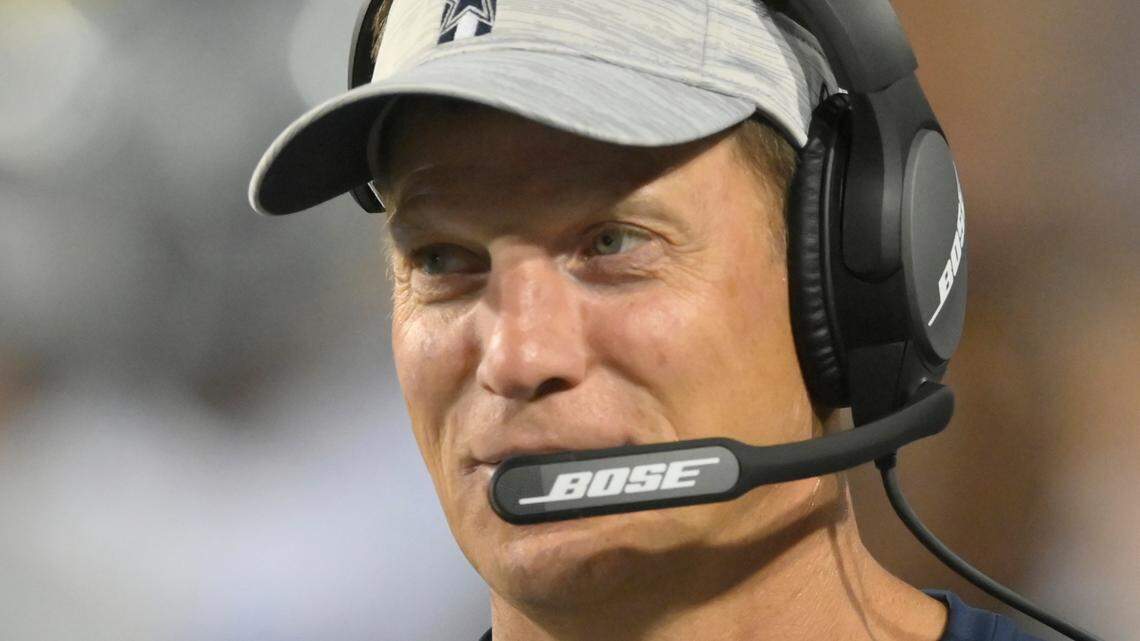 Dallas Cowboys quarterbacks coach Doug Nussmeier helped coach the running backs Sunday against the Atlanta Falcons with running backs coach Skip Peete out with an illness.
