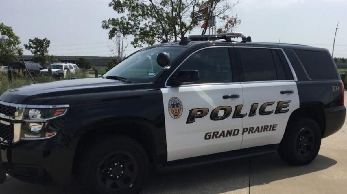 Grand Prairie police arrested a 17-year-old Tuesday night, accused of robbing a convenience store with a replica handgun.