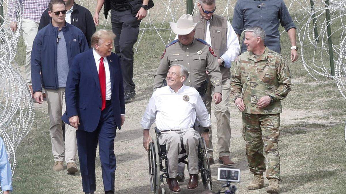 FEB 29, 2024; Eagle Pass, TX, USA; Former president Donald Trump arrives in Eagle Pass, Texas at Shelby Park on Feb. 29, 2024, where Texas Governor Greg Abbott greeted him.  Mandatory Credit: Omar Ornelas-USA TODAY NETWORK