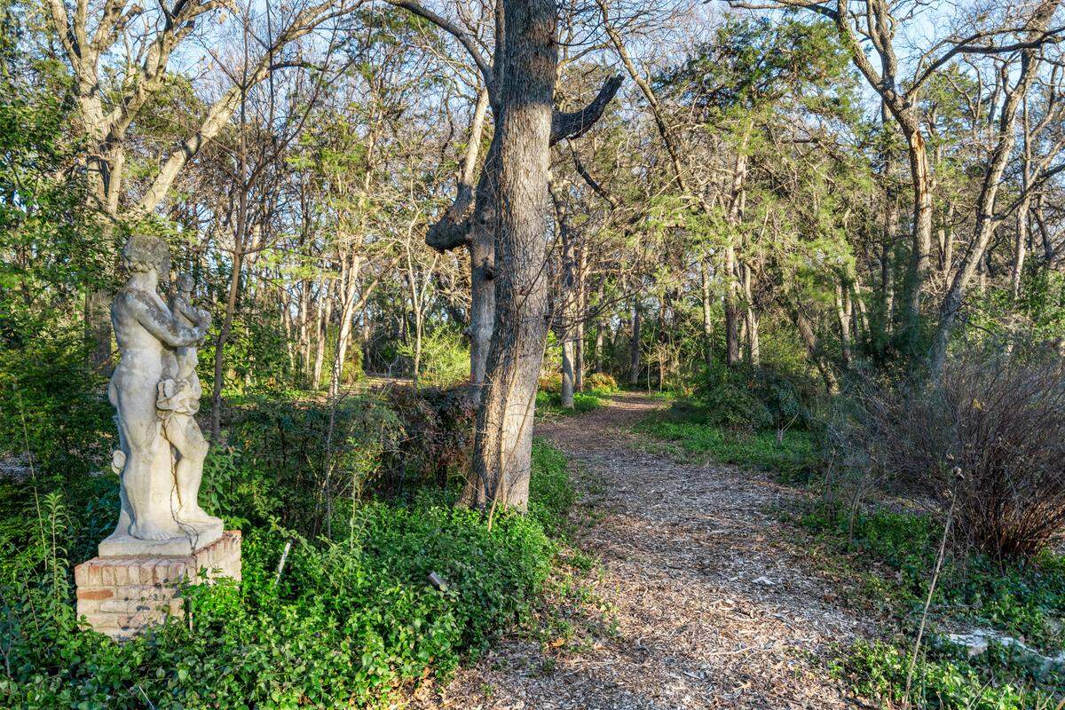Listing agents Pogir Pogir and Diane DuVall spent six plus hour walking through the Crespi Estate grounds admiring the many walking paths, fountains and gardens.