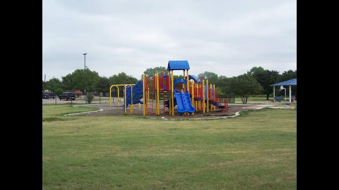 Fire destroys south Fort Worth community playground near elementary school