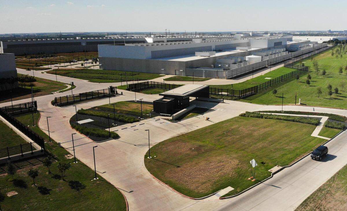 Winner LLC (Facebook) removed $102.7 million in property value from its appraisal in 2021.
