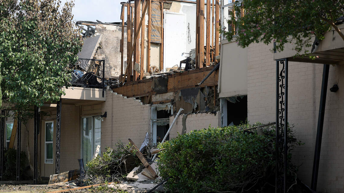 Volunteers work to help Fort Worth residents displaced in 3-alarm apartment fire