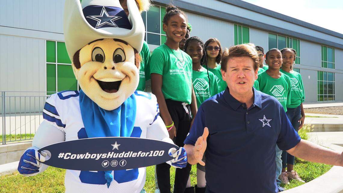 Arlington Mayor Jeff Williams, shown with Dallas Cowboys mascot Rowdy, is leading the Mayor’s Hometown Huddle for 100 charity event Saturday, Sept. 7.