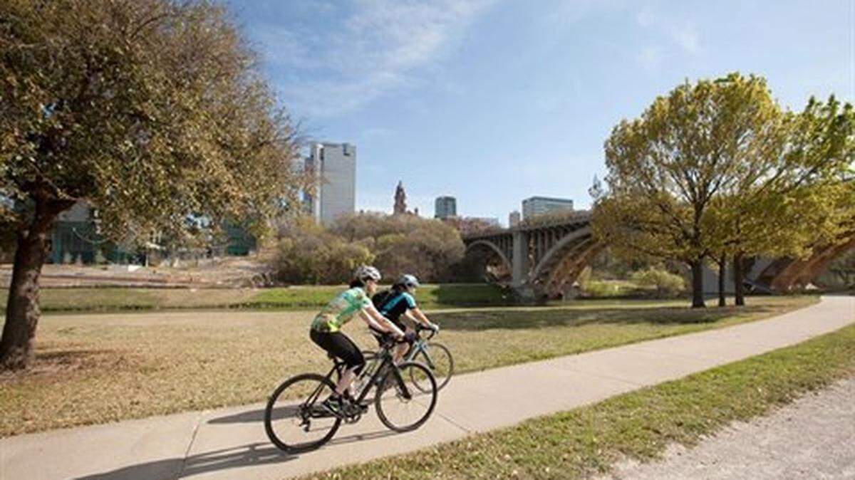Cool weather is forecast for North Texas the first week of January following above normal high temperatures on New Year’s Day.