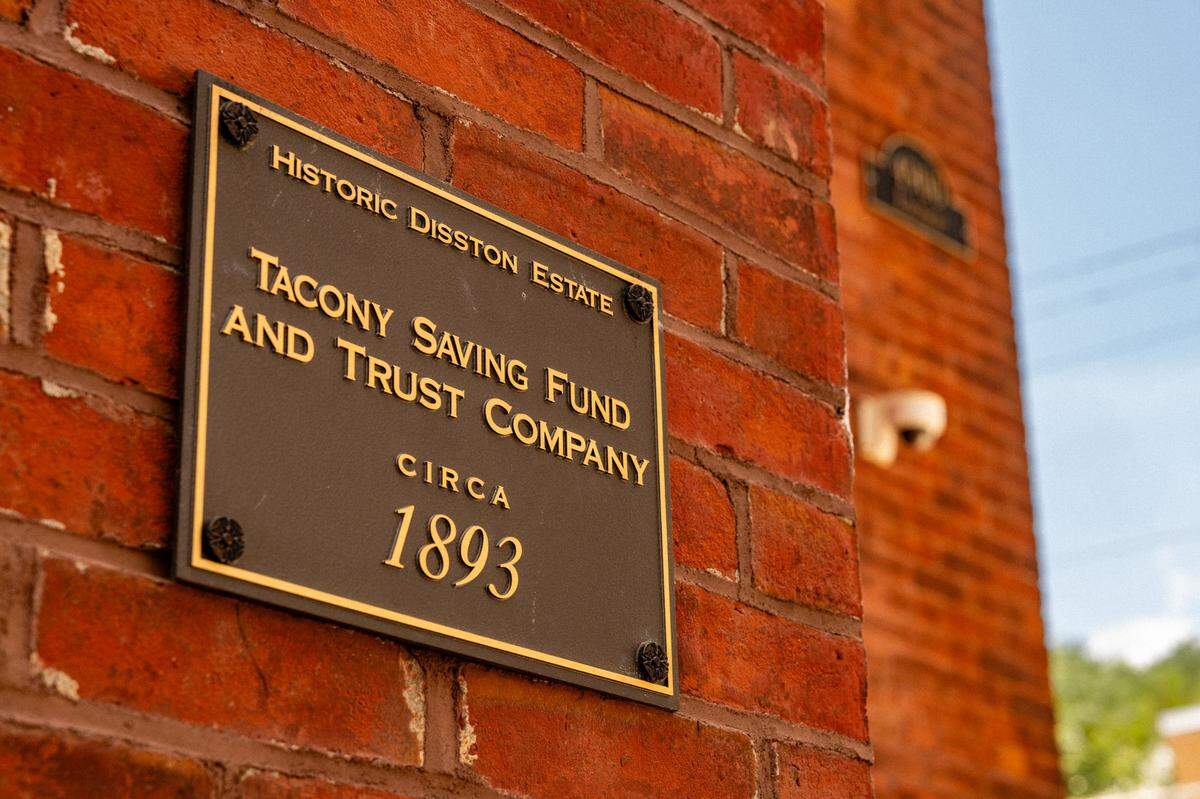 Plaque