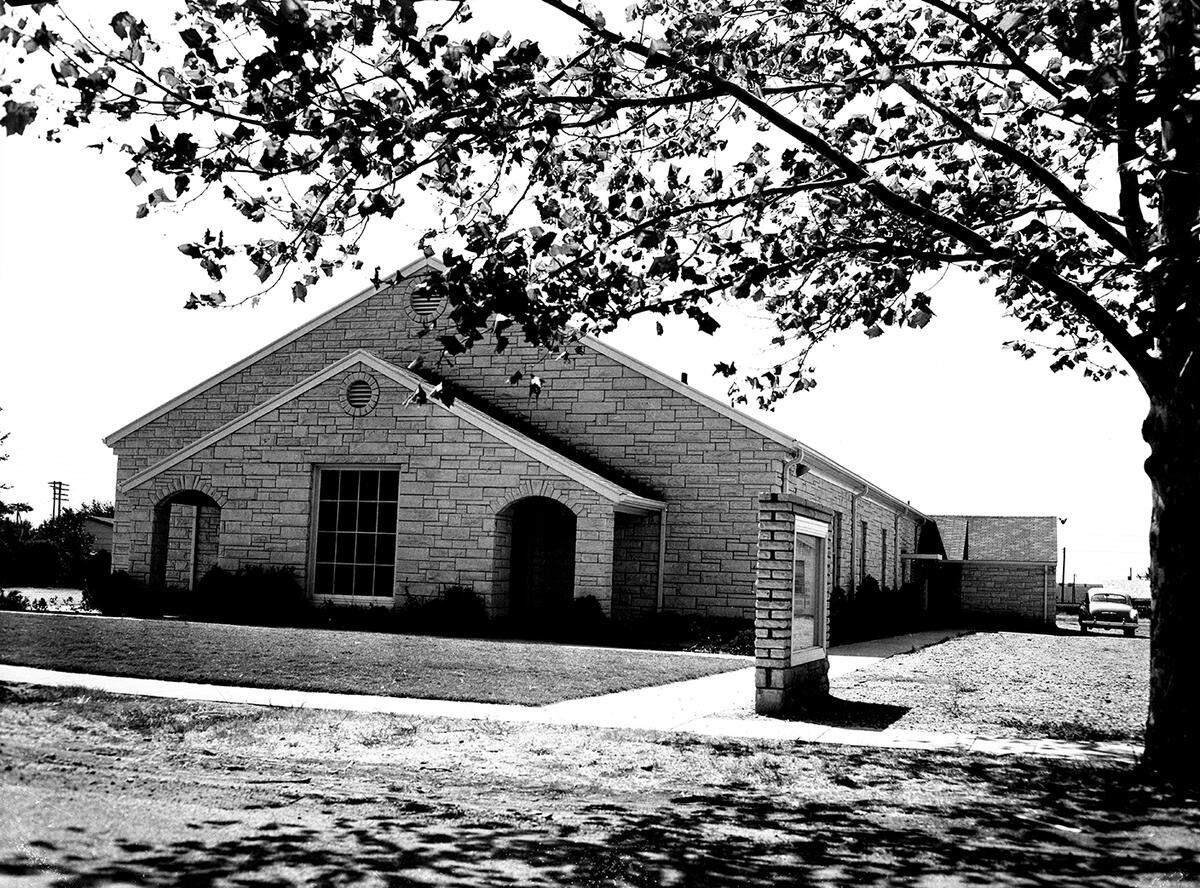 Aug. 26, 1952: New Church of Christ building in East Grapevine
