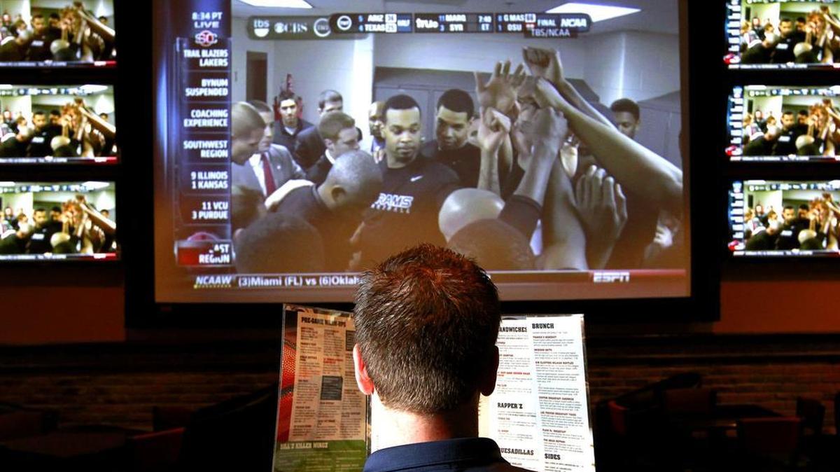Frankie's Sports Bar in downtown Fort Worth, which opened in March 2011, announced Monday that it has closed.