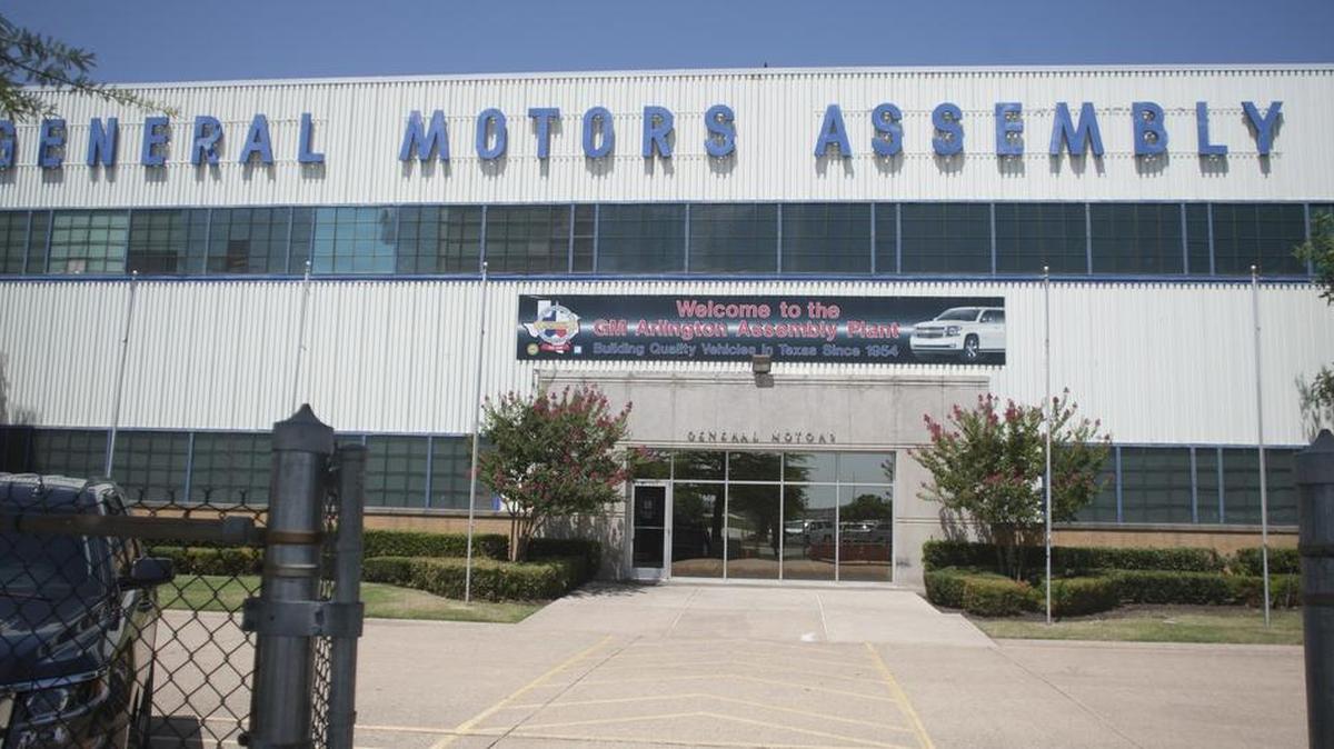 The UAW ratified a new contract with General Motors, which has an assembly plant in Arlington.