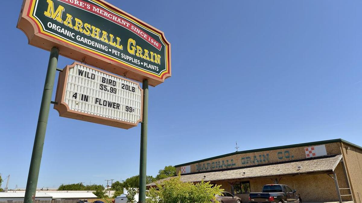 Marshall Grain, which has been operating on East Lancaster Avenue in Fort Wiorth for 70 years, will close next month.