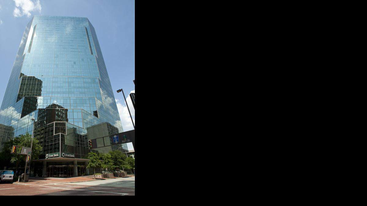 
777 Main office tower is being sold to an Atlanta private real estate group.
