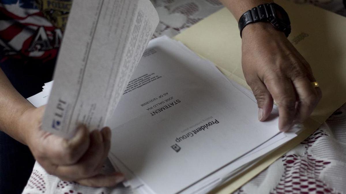 The Securities and Exchange Commission said Life Partners of Waco misled investors by using faulty life expectancy estimates to sell stakes in life insurance policies.