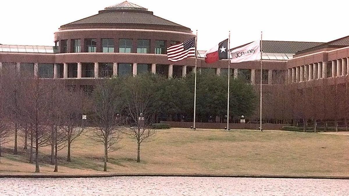 J.C. Penney’s 1.8 million-square-foot headquarters complex in Plano, which dates to the 1980s, is located just west of the Dallas North Tollway.