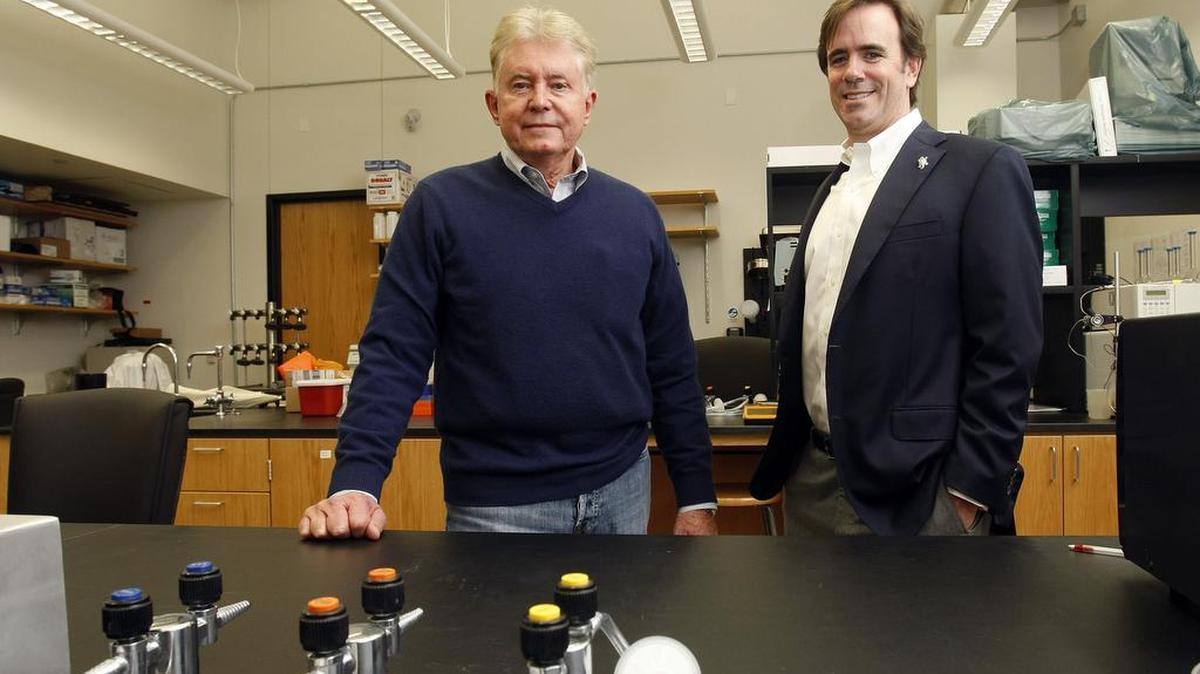 Bill Burns of Encore Vision, left, and Fort Worth investor Les Kreis, who is a board member of the company.