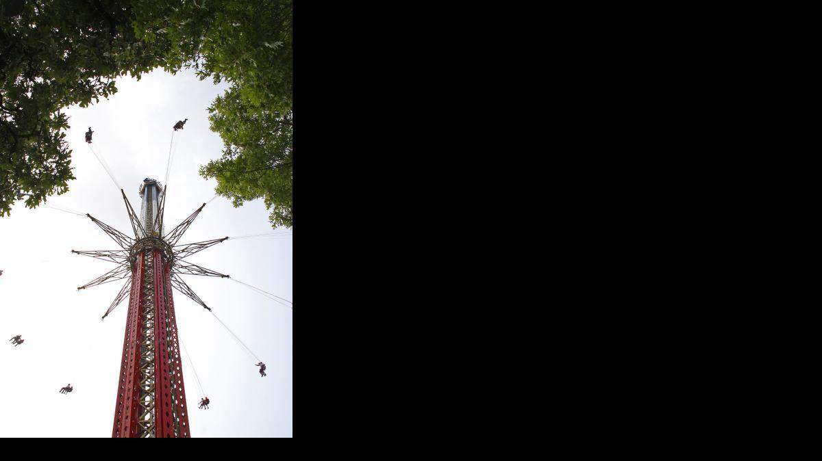 
Six Flags Over Texas Texas SkyScreamer. 
