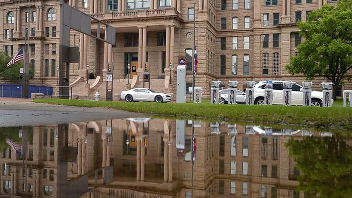 Larry Dale Carpenter Jr., a Fort Worth Republican, announced he is running for the Tarrant County Commissioners Court Precinct 4 seat.