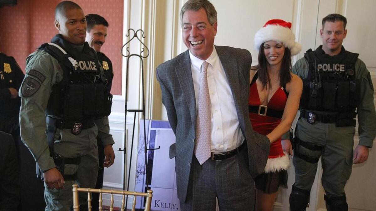Bill Meadows is “arrested” by Fort Worth police during a 2009 fundraiser. On Thursday, Meadows was elected chairman of the Dallas-Fort Worth Airport board of directors.