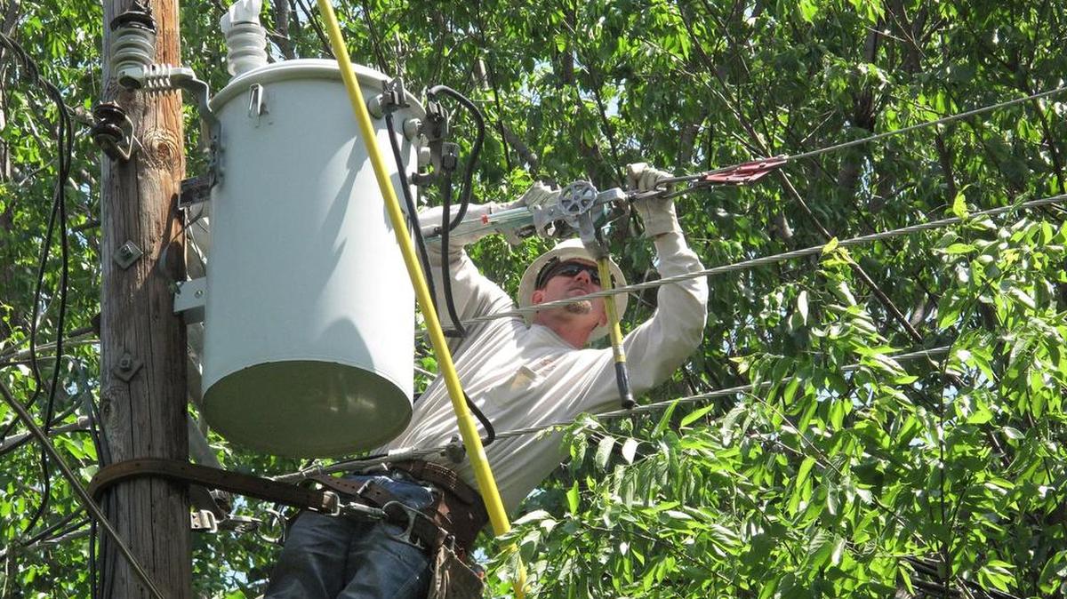Oncor Electric maintains power transmission lines throughout North Texas.