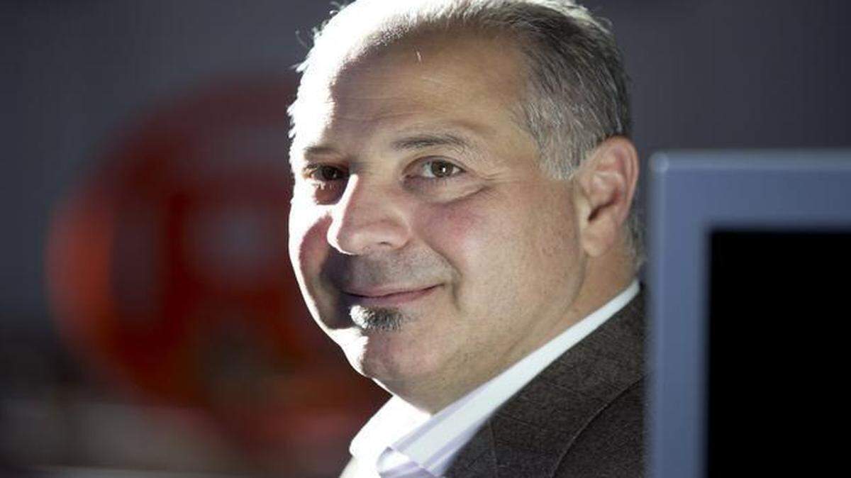 
Joe Magnacca, who led turnaround efforts after joining RadioShack in February 2013, is leaving the company. 
