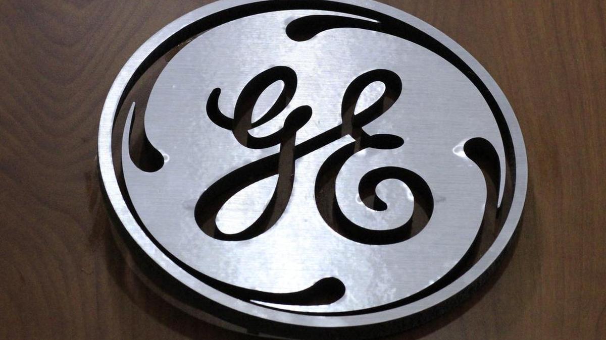 General Electric and Baker Hughes are combining their oil and gas businesses to create a powerful player in an energy sector buffeted by years of weak prices.