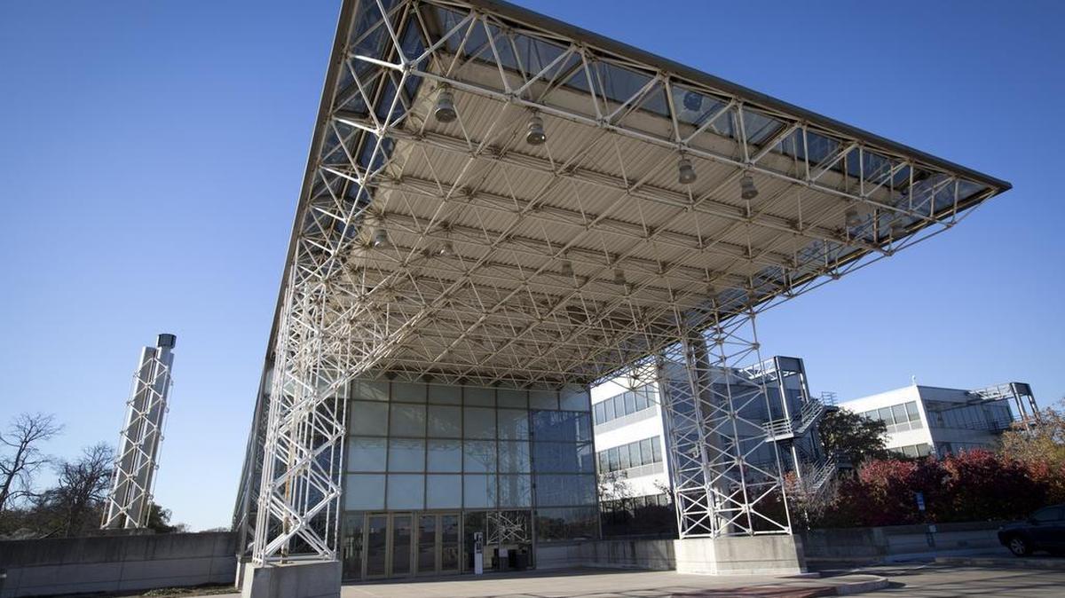 American Airlines will demolish its old headquarters buildings at 1 p.m. on Friday.