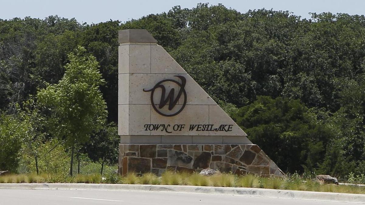 Charles Schwab is bringing hundreds of jobs to Westlake.