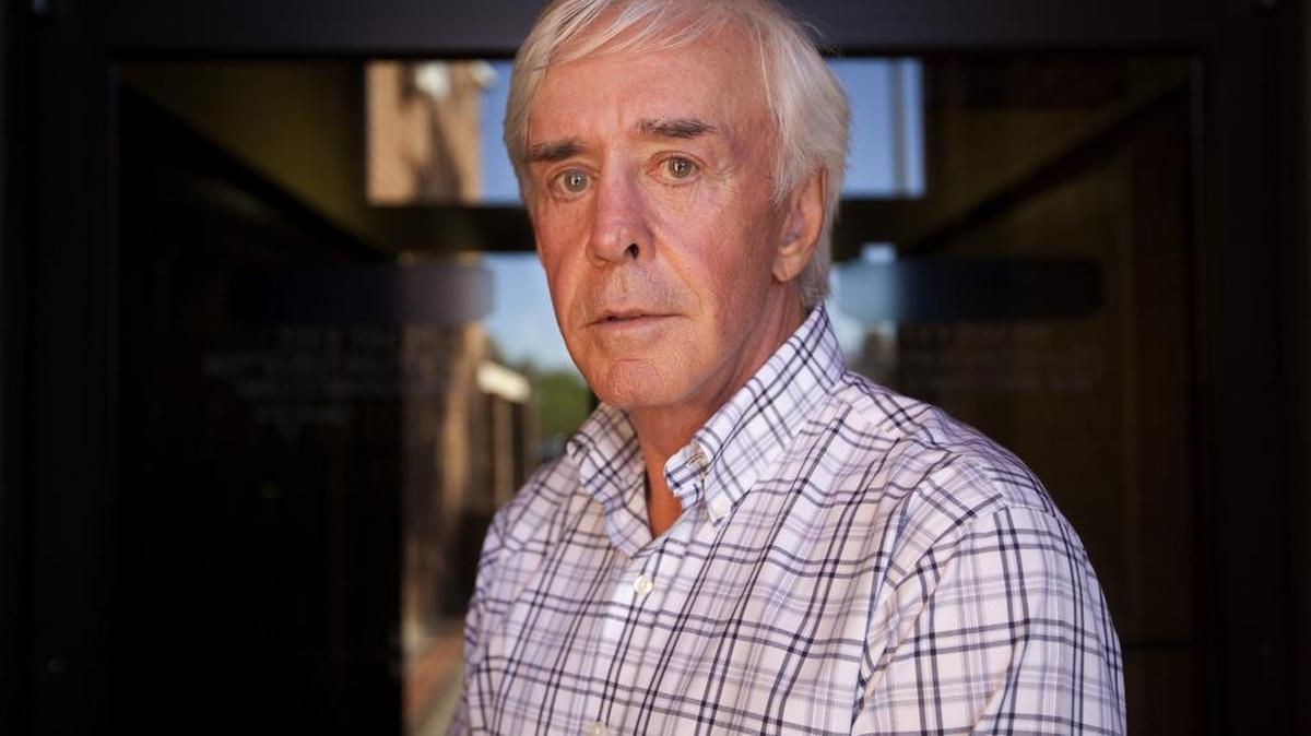 
Las Vegas gambler Billy Walters, who is reportedly the subject of a federal insider-trading probe that also involves pro golfer Phil Mickelson. 
