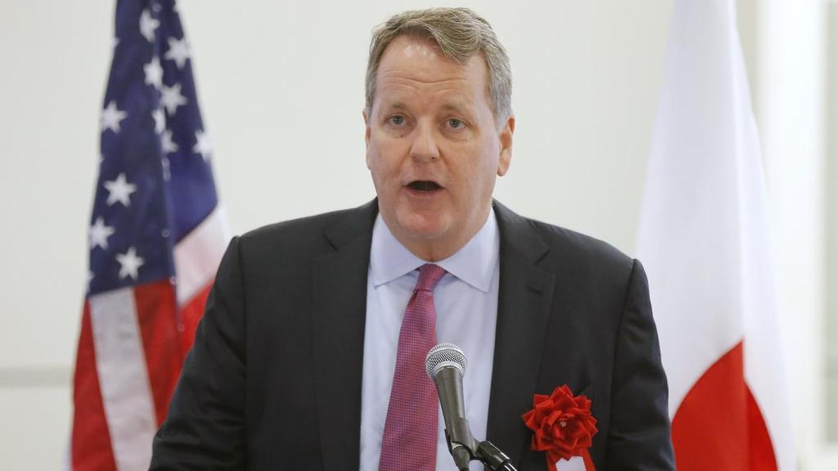 American Airlines CEO Doug Parker met with NAACP President Derrick Johnson and Women’s March organizer Tamika Mallory in Washington on Tuesday.