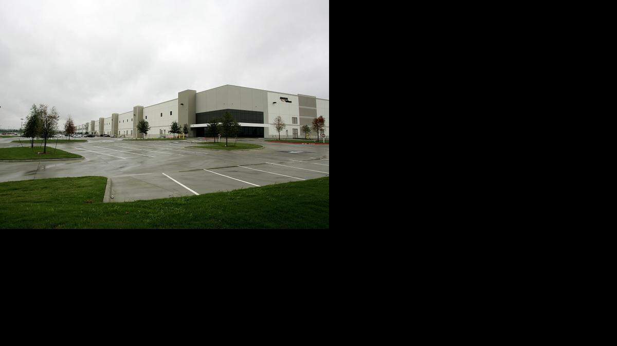 
Amazon employs hundreds of workers at a fulfillment center along Westport Parkway in Haslet. 
