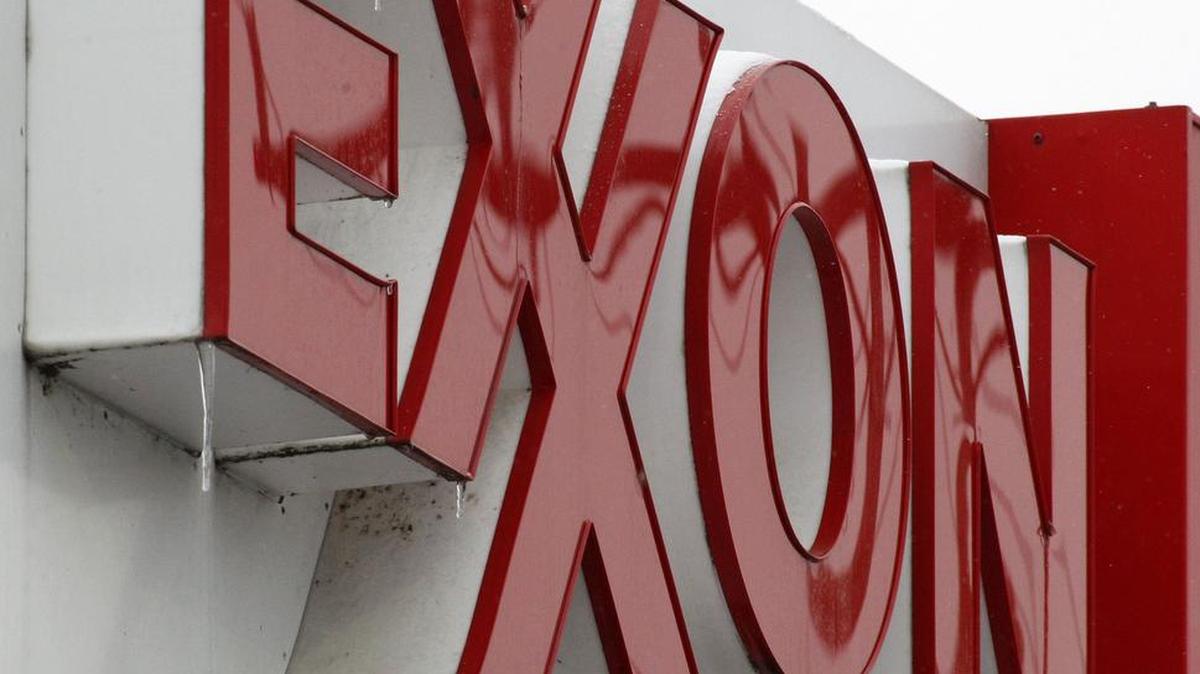 Exxon Mobil Corp. says a New York official is distorting climate data for political gain.