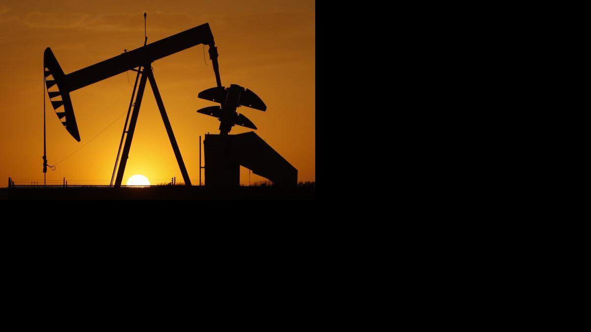 
Domestic output of oil is running at its highest level since 1972, pushing prices lower.
