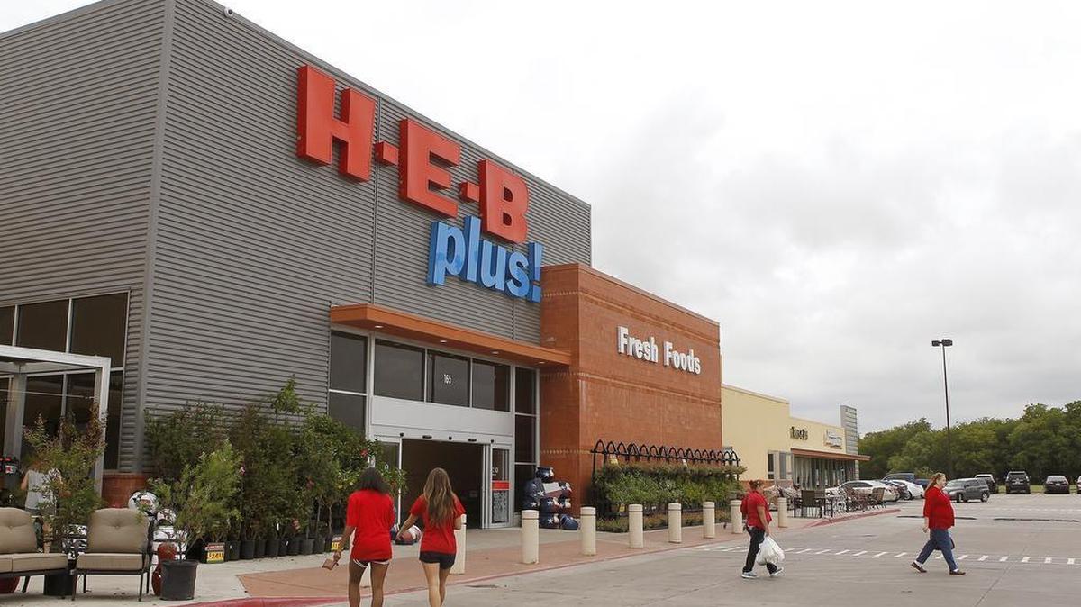 H-E-B’s Burleson location in 2016.