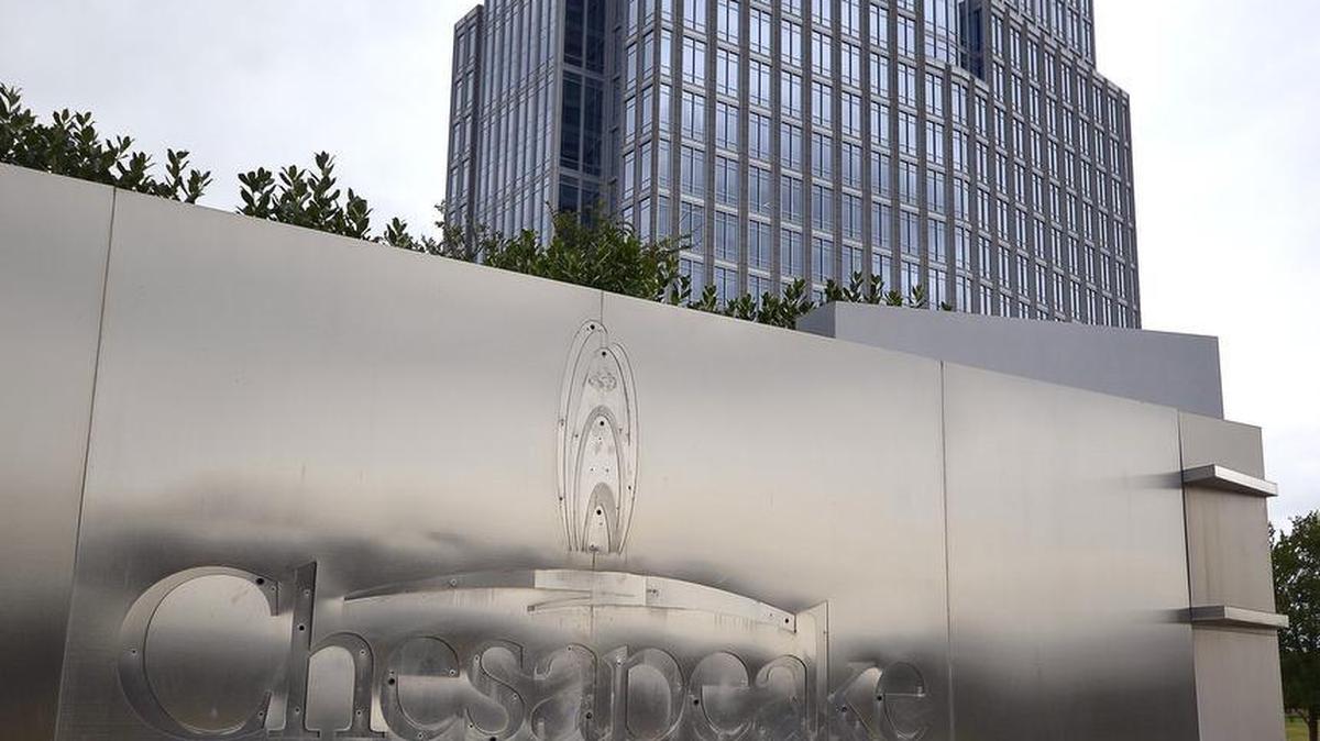 
Chesapeake Energy sold its office tower near downtown Fort Worth last year. The Oklahoma City company’s $4.1 billion loss includes a $3.7 billion write-down of its assets.
