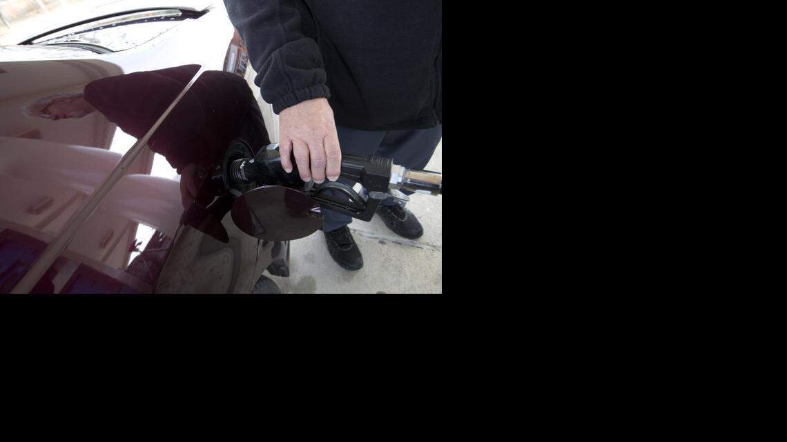 ‘Fueltide:’ Christmas travelers get gift of cheap gas