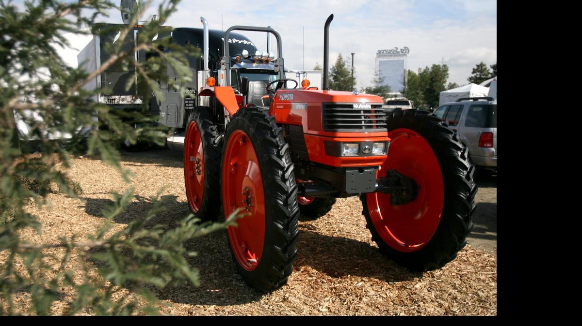 
Texas Gov. Greg Abbott announces a $3.8 million grant to get Kubota Tractor and Credit Corp. to move its headquarters from Torrance, Calif. to Grapevine.


