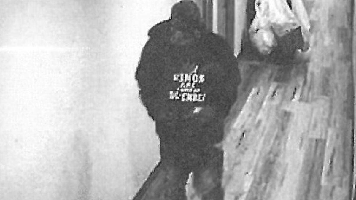 Curtis Vance Mathis appeared to be counting money after leaving an Irving hotel room where a 13-year-old girl had been sold for sex, in November 2019, according to federal authorities.