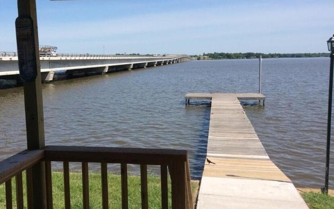 The Texas 198 bridge over Cedar Creek Reservoir.