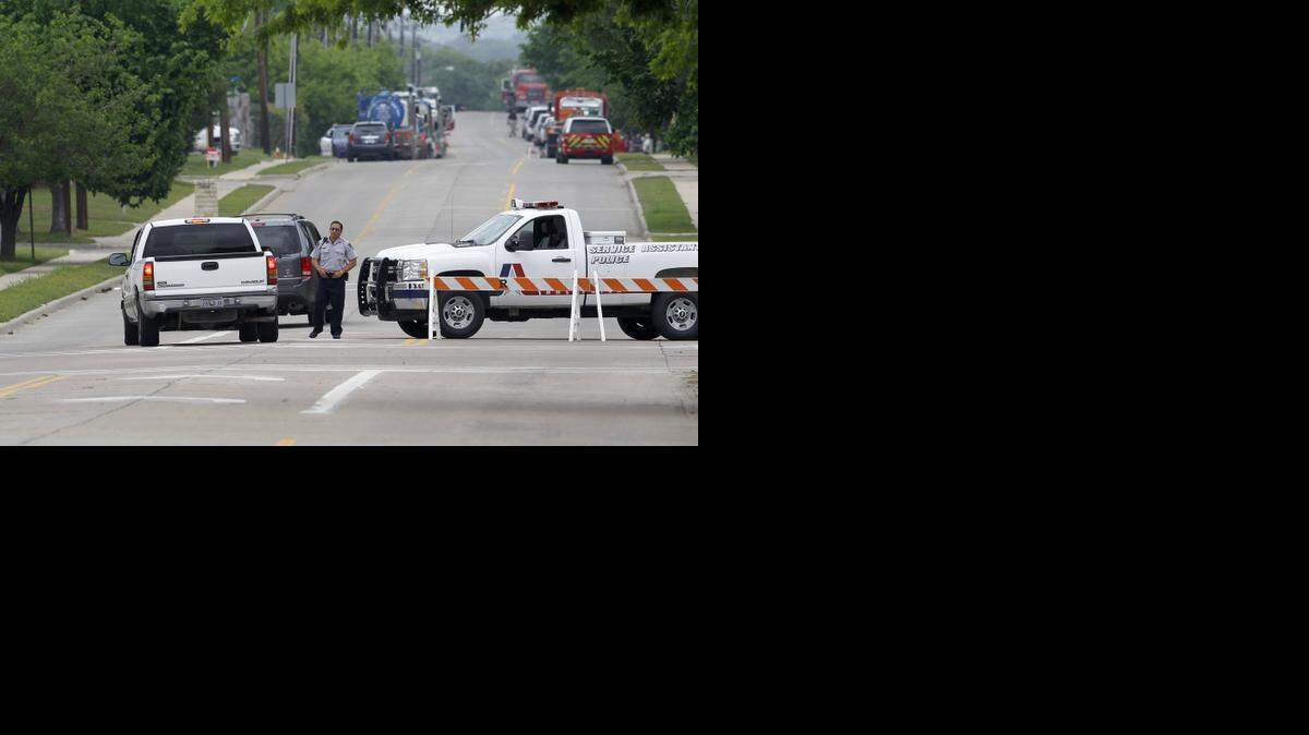 
Little Road is blocked at Mayfield Road Sunday in Arlington. The Arlington Fire Department expanded the evacuation zone around a gas well incident in southwest Arlington at about noon Sunday.
