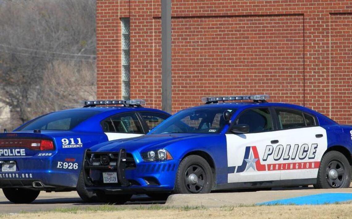 Arlington teen shot in apparent robbery | Fort Worth Star-Telegram