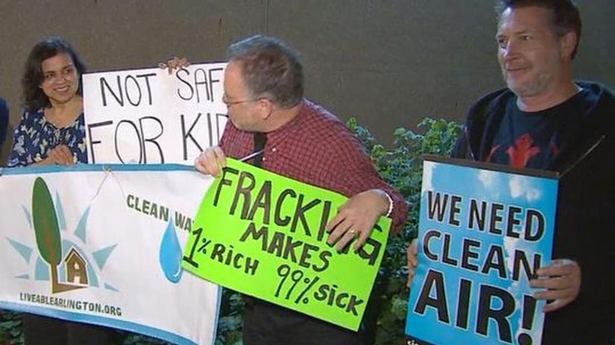 Fracking opponents made their voices heard at the Arlington City Council on Tuesday night.