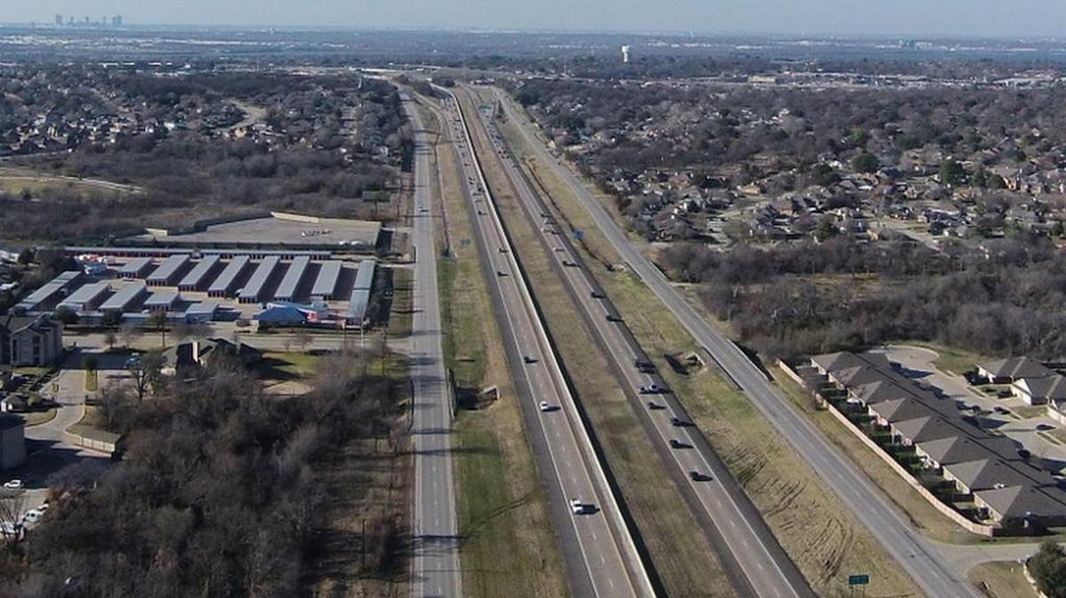 U.S. 287 is Arlington’s gateway to the southwest and slices through one of the city’s last large stretches of mostly undeveloped territory.