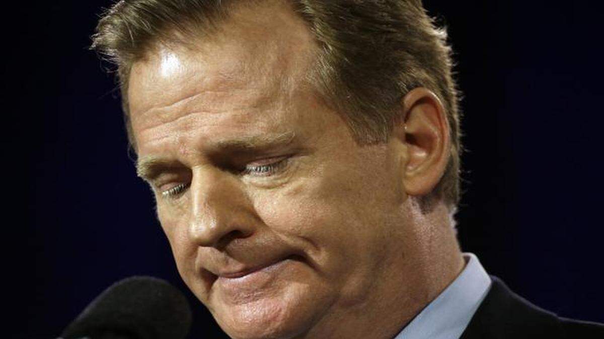 
It wasn’t the National Football League’s priority to break a Super Bowl attendance record in Arlington in 2011, Commissioner Roger Goodell says in a taped deposition, but the 13,000 extra seats installed by the Dallas Cowboys were projected to bring about $26 million more in revenue than the previous year’s big game.

