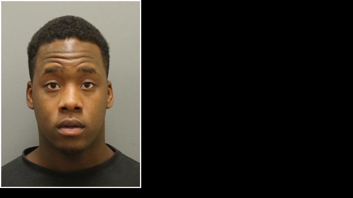 
Rashar Aikens, 19, was arrested in Fort Worth Tuesday afternoon in connection with an aggravated robbery. 
