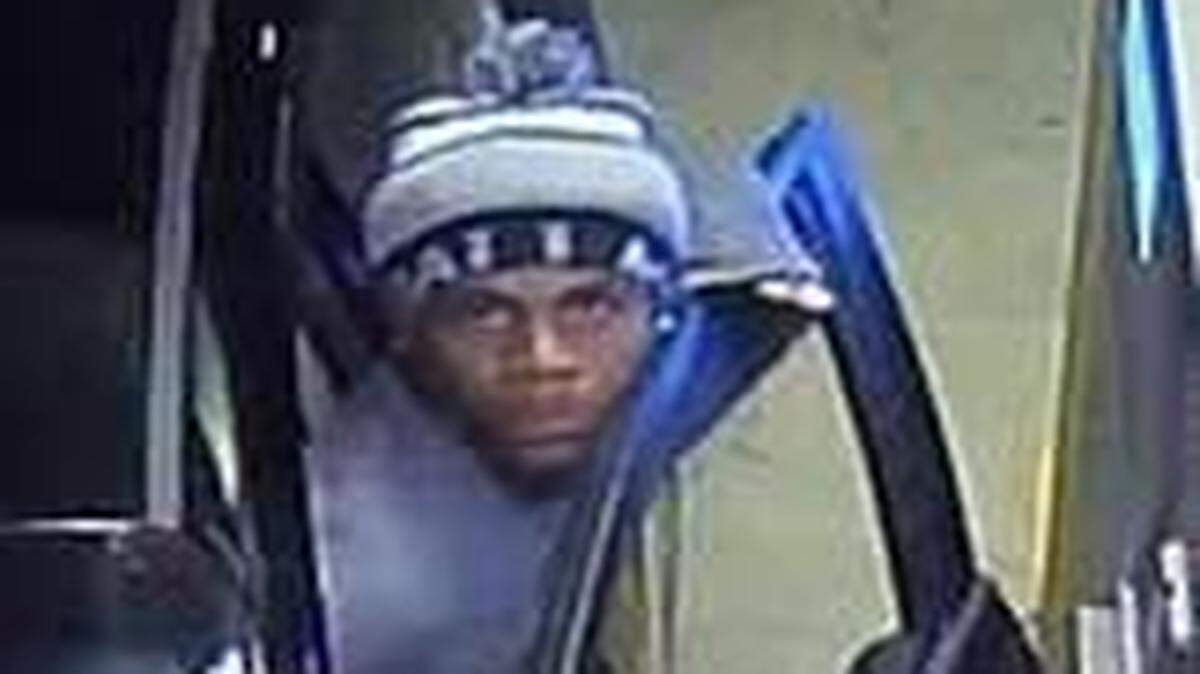 
Arlington police say this is Donald Moses, 18, who is accused of a robbery and kidnapping in January. 
