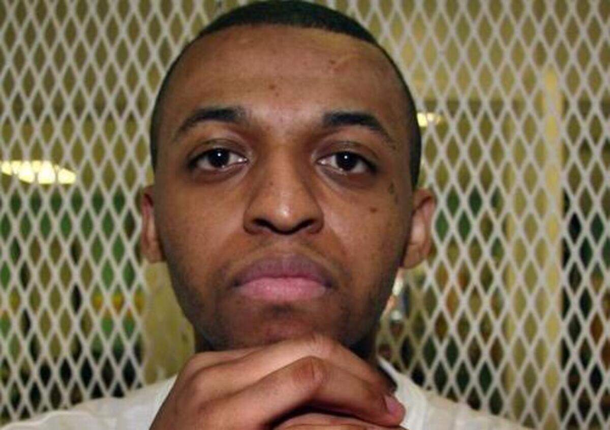 
Steven Lawayne Nelson posed for a photo in a visiting cage at the Polunsky prison unit in 2012. Nelson is on Death Row for killing Arlington minister Clint Dobson.
