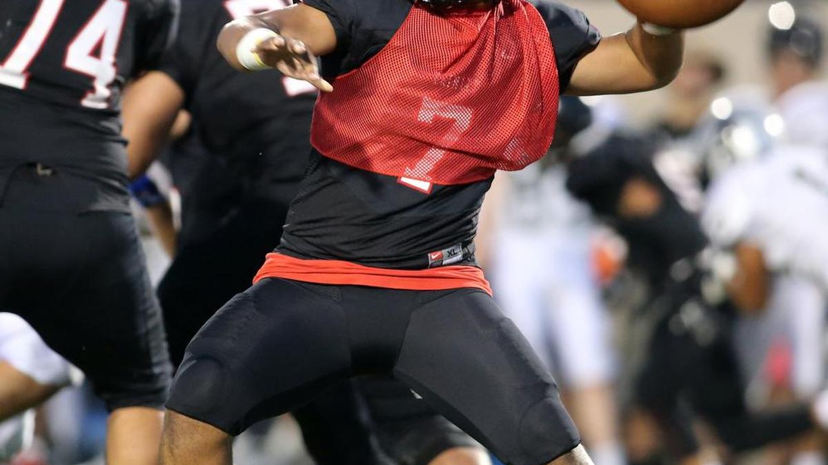 
Trinity backup quarterback Malini Maile threw a key block when he spelled starter Tyler Natee for a series against Southlake Carroll last week.
