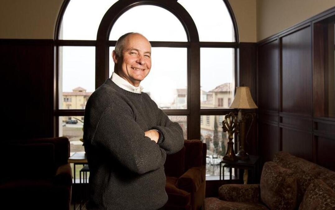 David Kelly, a certified financial planner and investment advisor, is seeking re-election as mayor.
