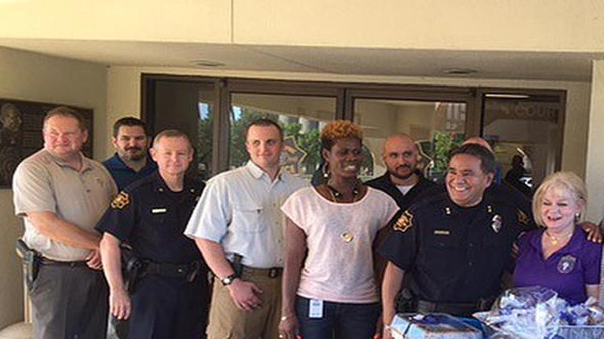 Citizens of Grapevine recently partnered in a Back the Blue event.